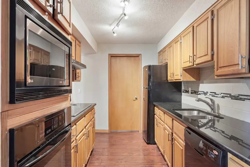320 Meredith Road NE Calgary AB T2E 5A6