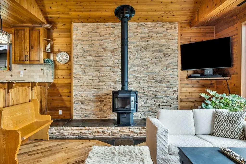118 Crystal Springs Drive Village At Pigeon Lake AB T0C 2V0