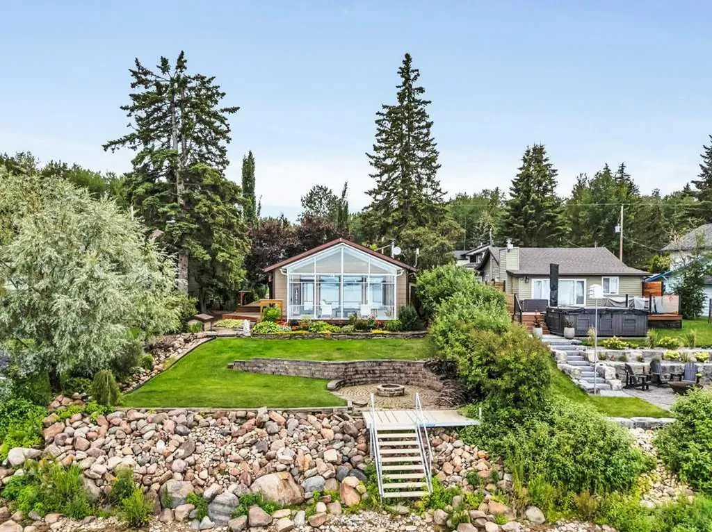 118 Crystal Springs Drive Village At Pigeon Lake AB T0C 2V0