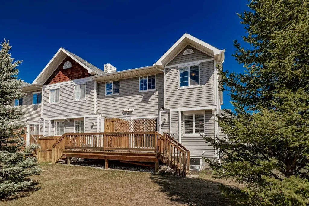 51 Country Village Villas NE Calgary AB T3K 0L7