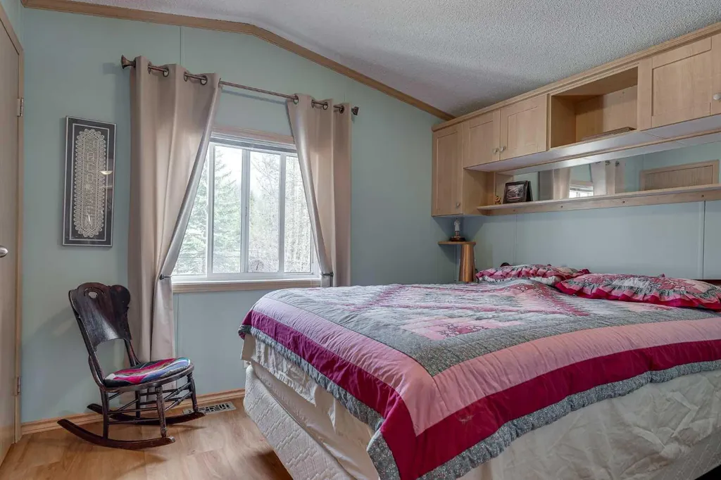 10042 Township Road 422 Rural Ponoka County AB T4J 1V9