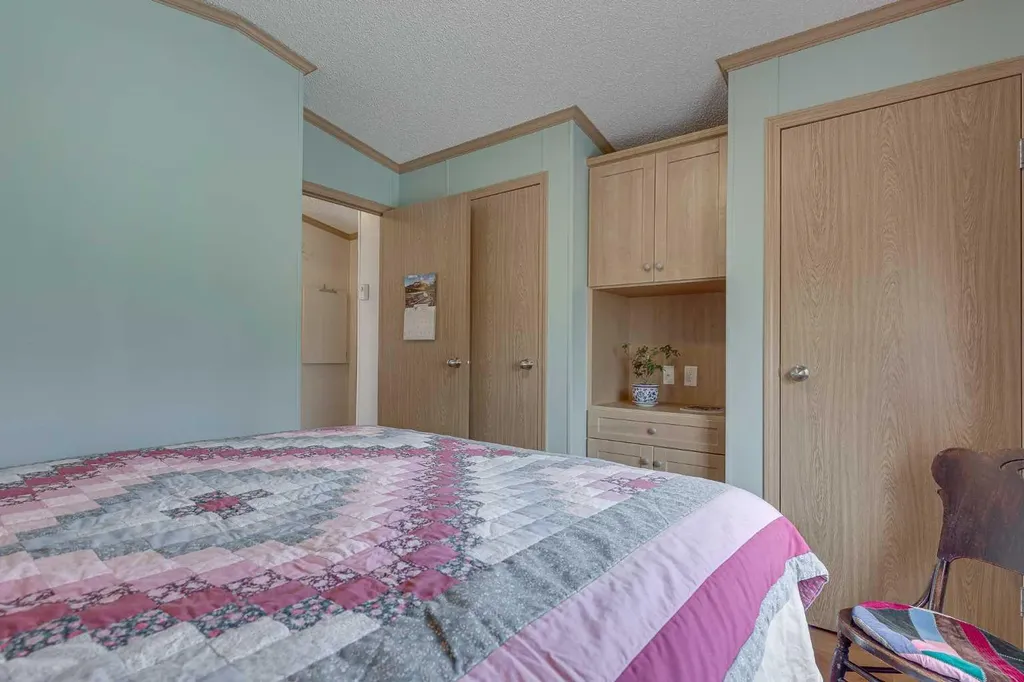 10046 Township Road 422 Rural Ponoka County AB T4J 1V9
