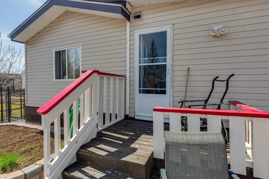 10042 Township Road 422 Rural Ponoka County AB T4J 1V9