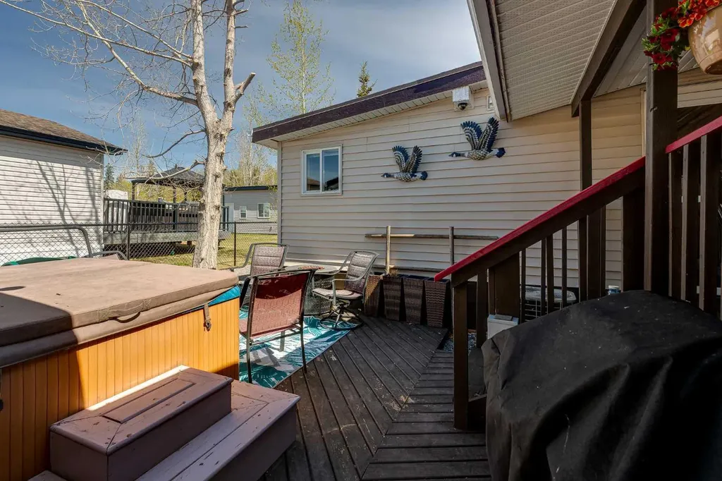 10046 Township Road 422 Rural Ponoka County AB T4J 1V9