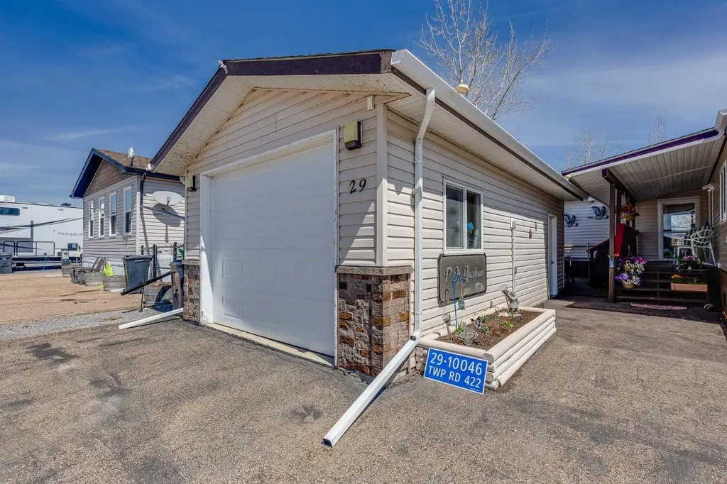 10046 Township Road 422 Rural Ponoka County AB T4J 1V9