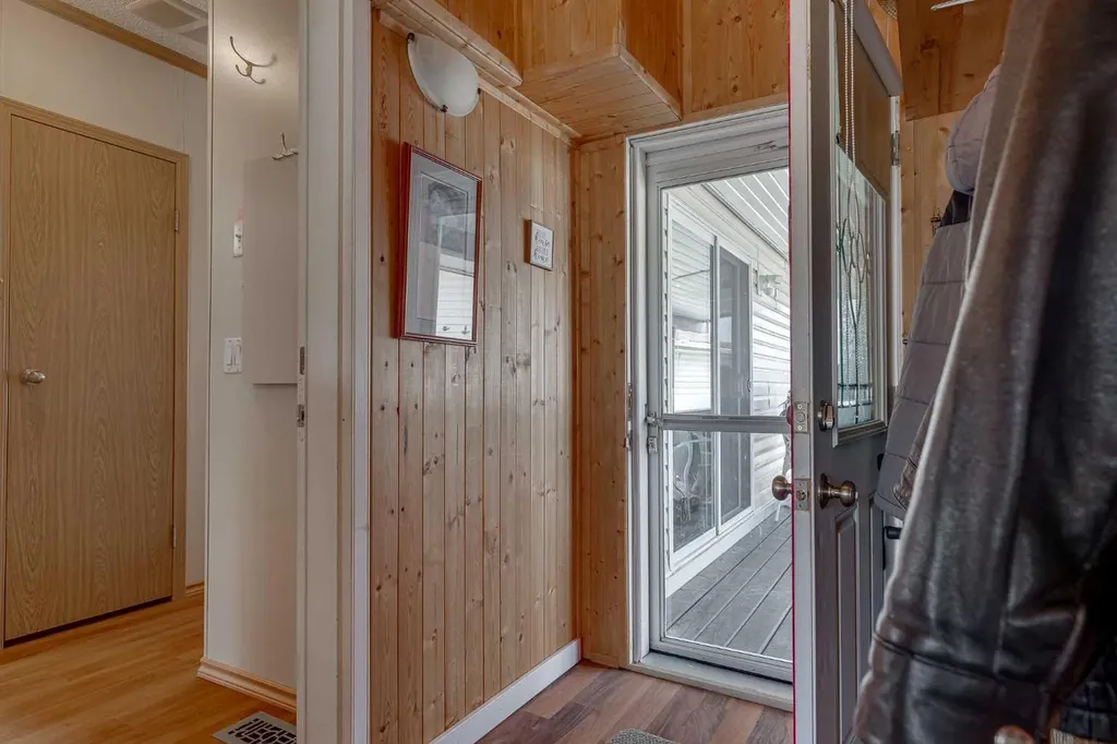 10042 Township Road 422 Rural Ponoka County AB T4J 1V9