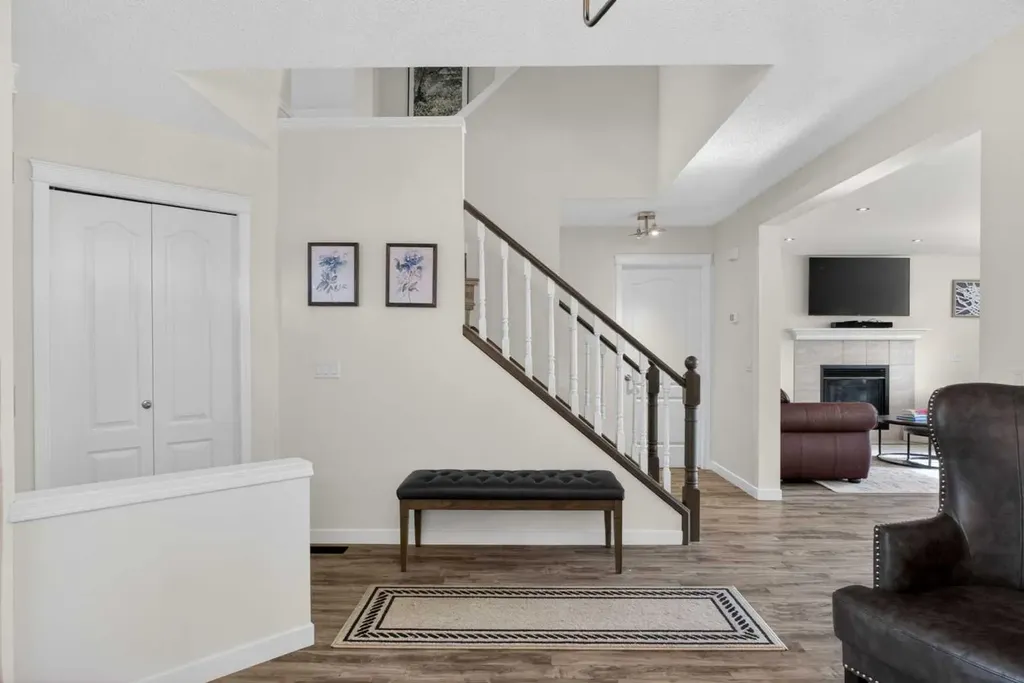 3271 Douglasdale Boulevard SE Calgary AB T2Z 3A8