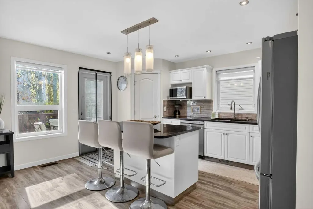 3271 Douglasdale Boulevard SE Calgary AB T2Z 3A8