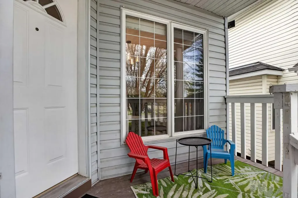 3271 Douglasdale Boulevard SE Calgary AB T2Z 3A8