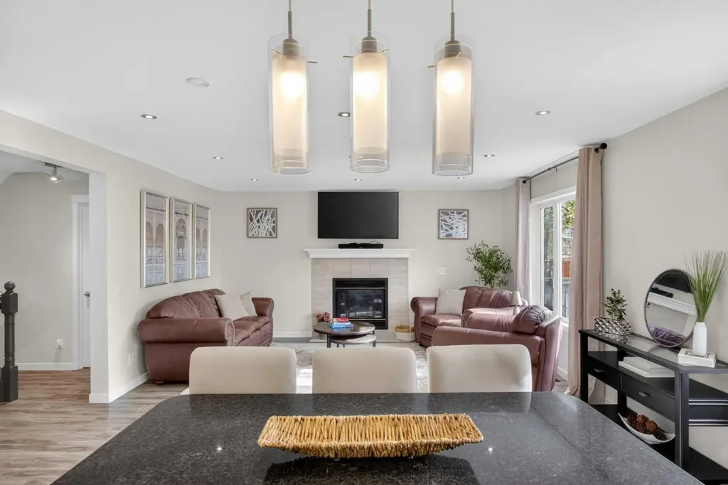 3271 Douglasdale Boulevard SE Calgary AB T2Z 3A8