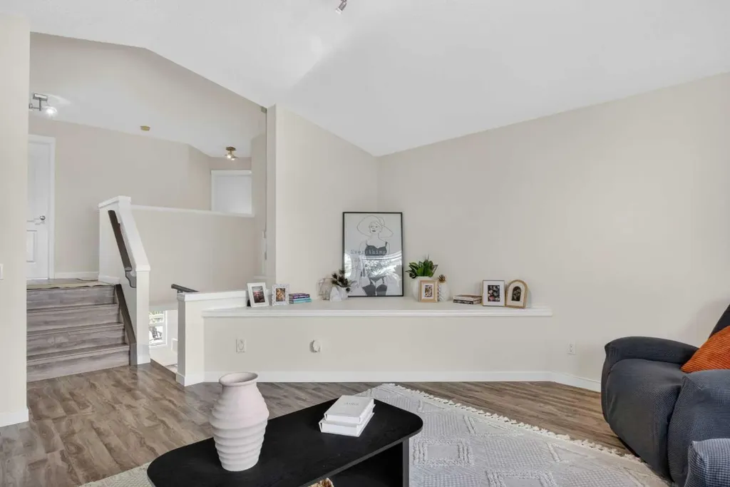 3271 Douglasdale Boulevard SE Calgary AB T2Z 3A8