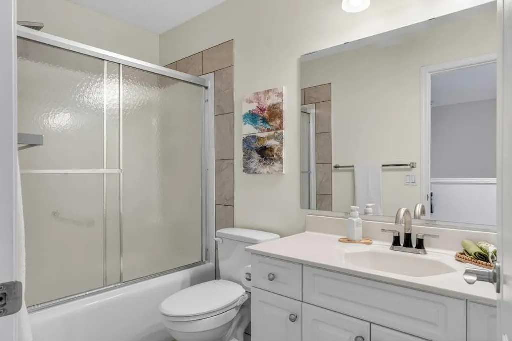 3271 Douglasdale Boulevard SE Calgary AB T2Z 3A8