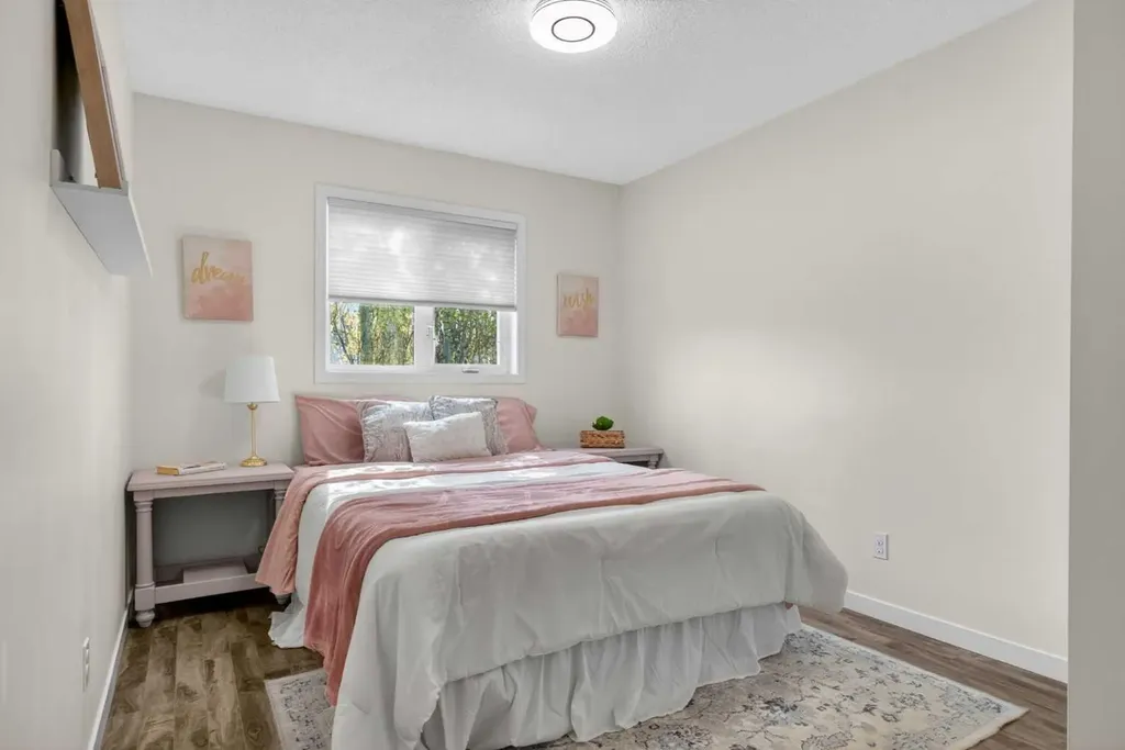 3271 Douglasdale Boulevard SE Calgary AB T2Z 3A8