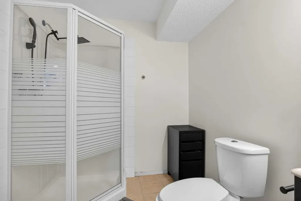 3271 Douglasdale Boulevard SE Calgary AB T2Z 3A8