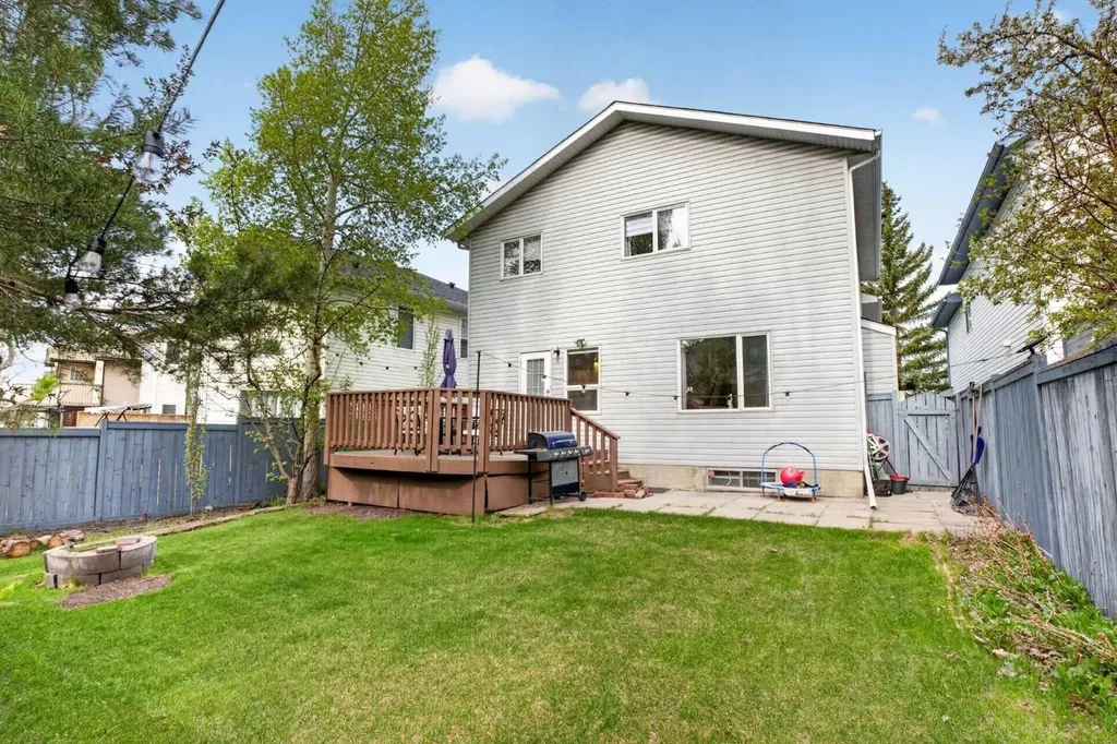 3271 Douglasdale Boulevard SE Calgary AB T2Z 3A8