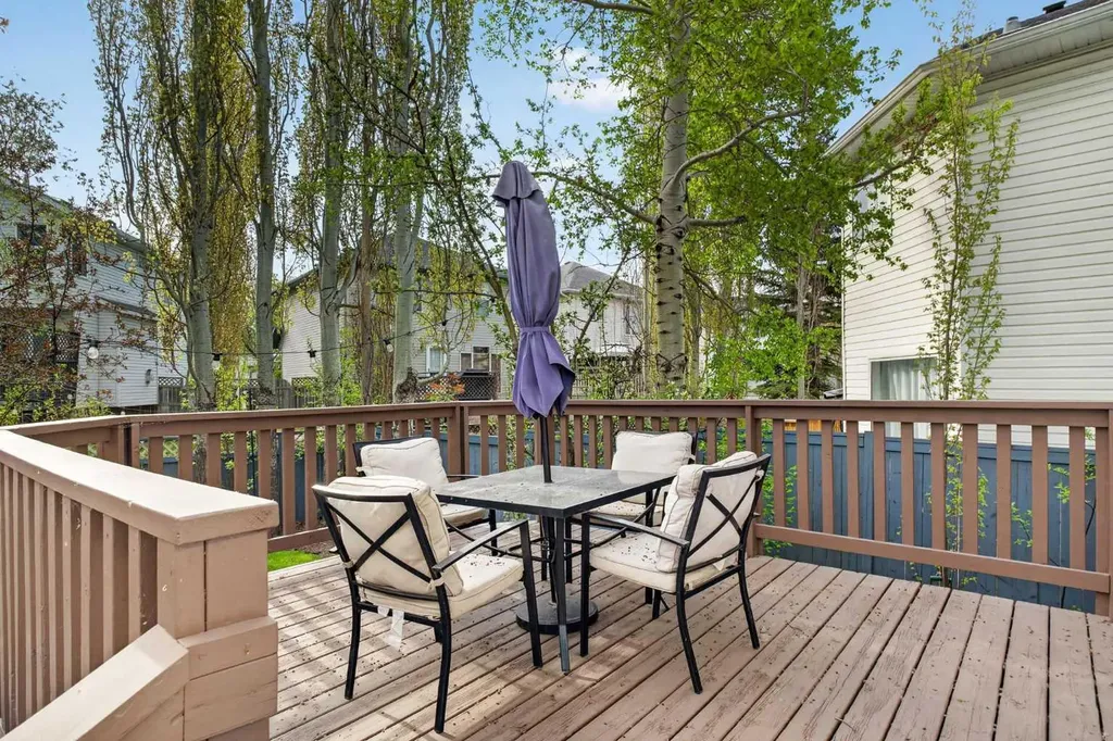 3271 Douglasdale Boulevard SE Calgary AB T2Z 3A8