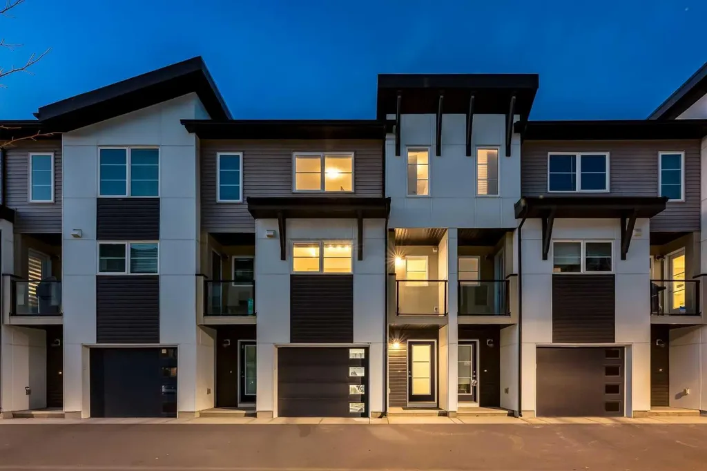 474 Seton Circle SE Calgary AB T3M 3P6