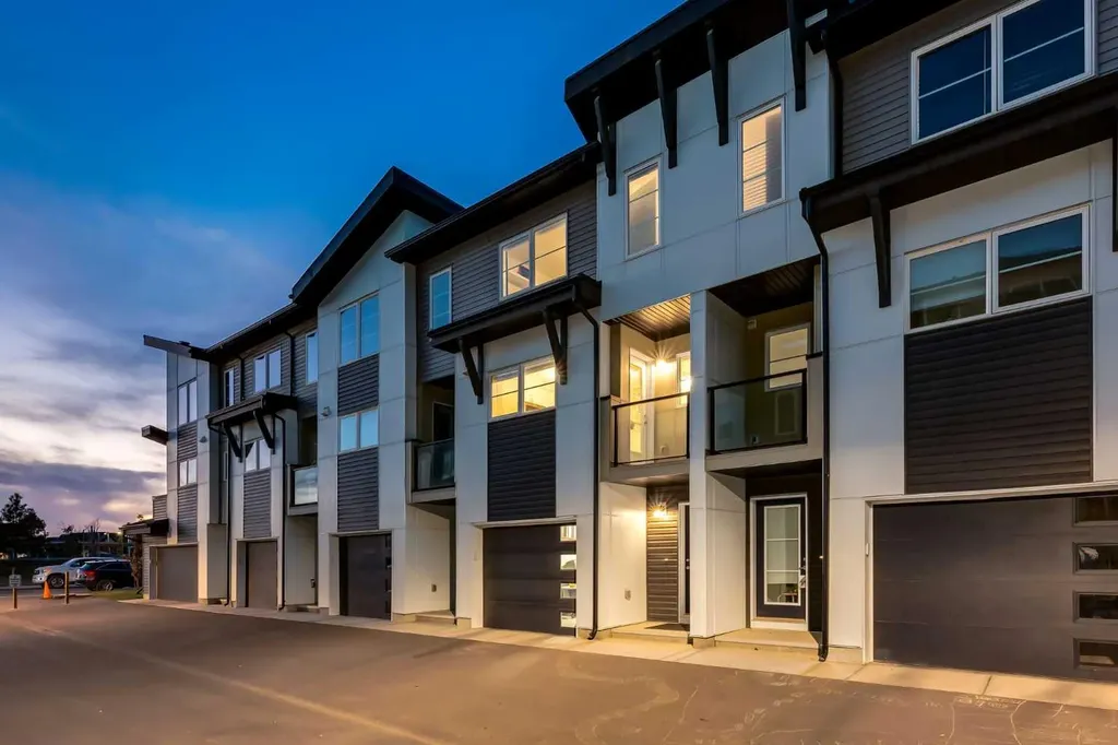 474 Seton Circle SE Calgary AB T3M 3P6
