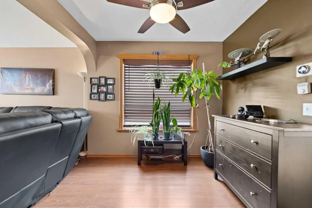 48 Sunridge Crescent NW Airdrie AB T4B 2G5