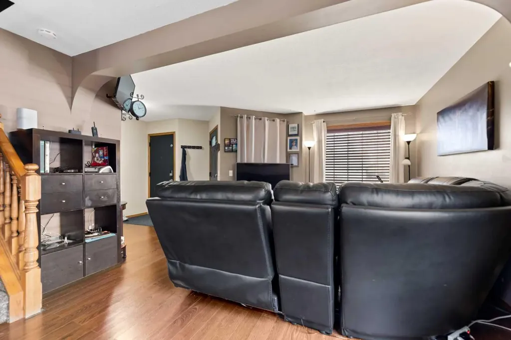 48 Sunridge Crescent NW Airdrie AB T4B 2G5