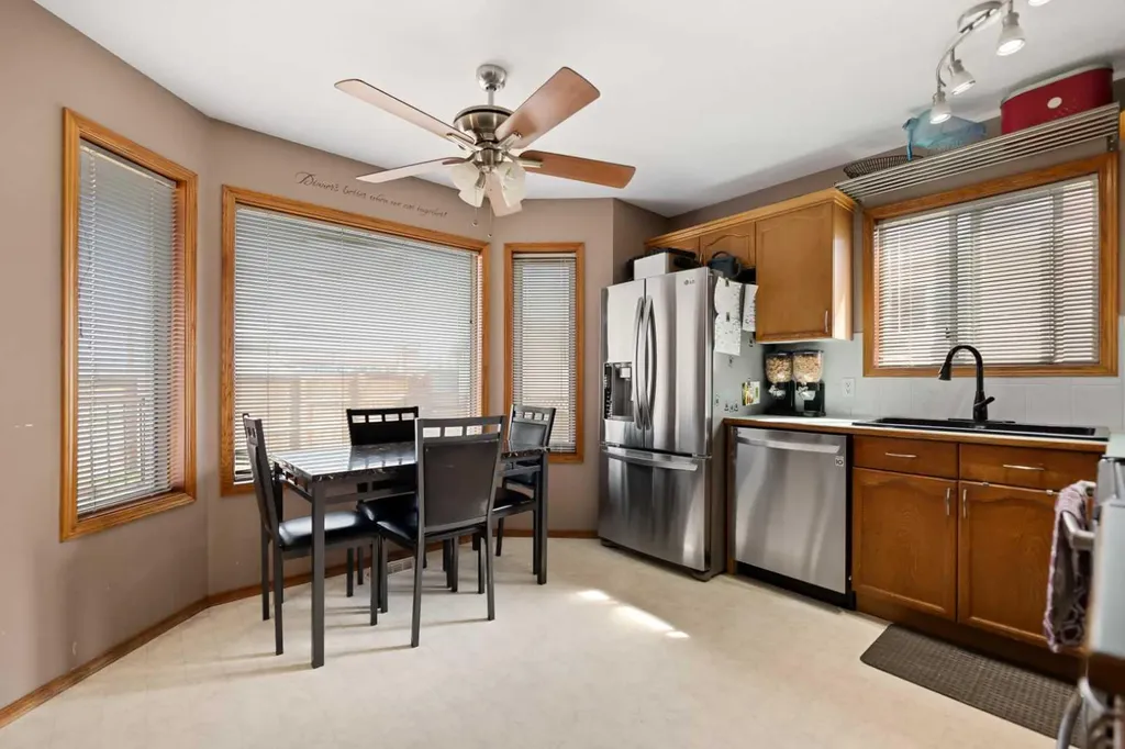 48 Sunridge Crescent NW Airdrie AB T4B 2G5