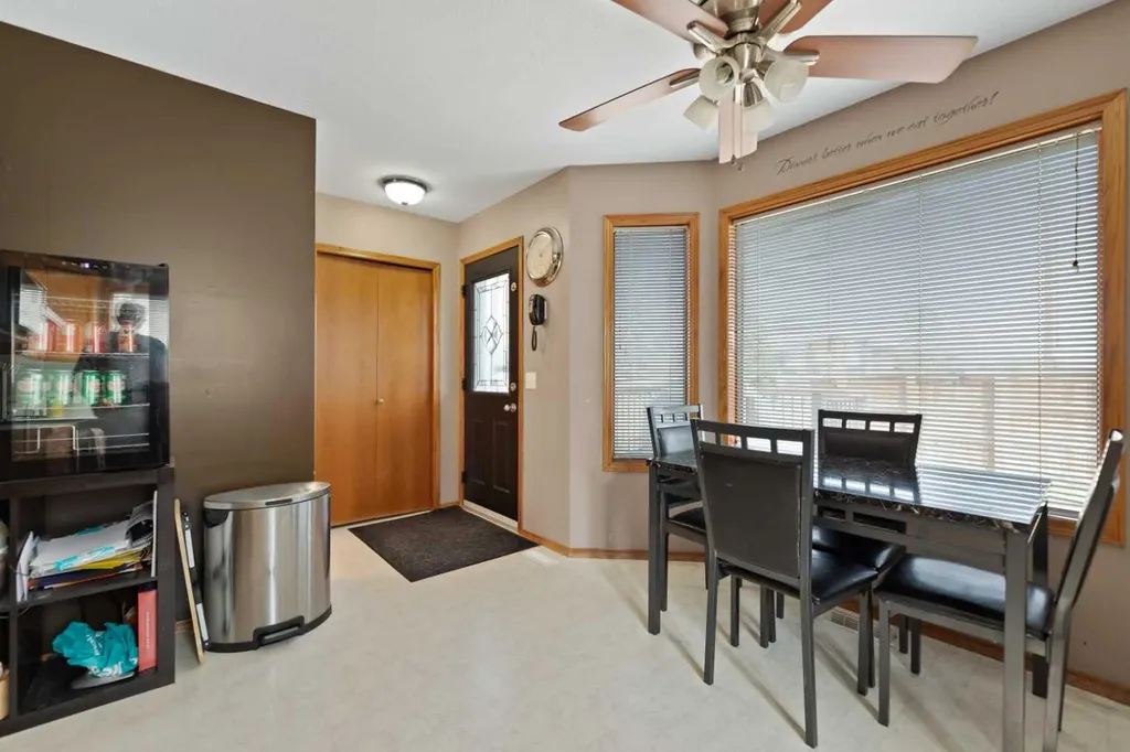 48 Sunridge Crescent NW Airdrie AB T4B 2G5
