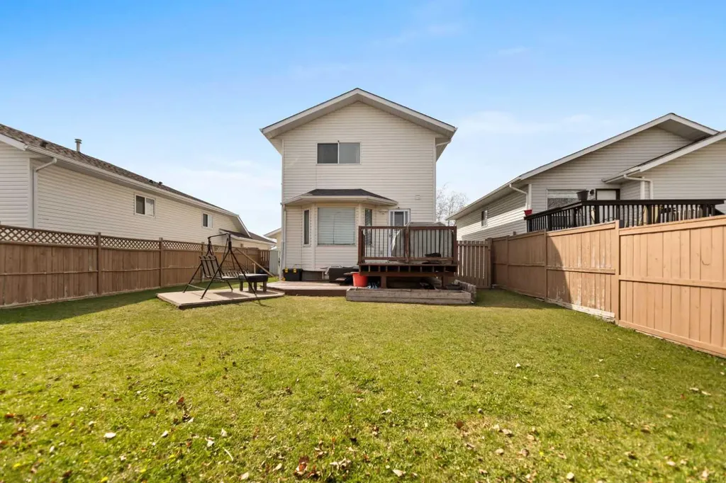 48 Sunridge Crescent NW Airdrie AB T4B 2G5