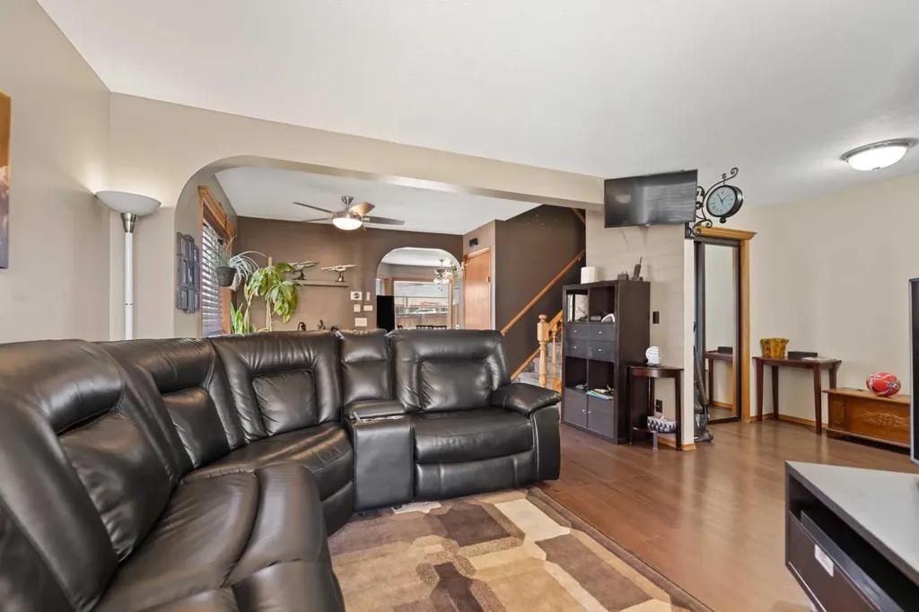 48 Sunridge Crescent NW Airdrie AB T4B 2G5