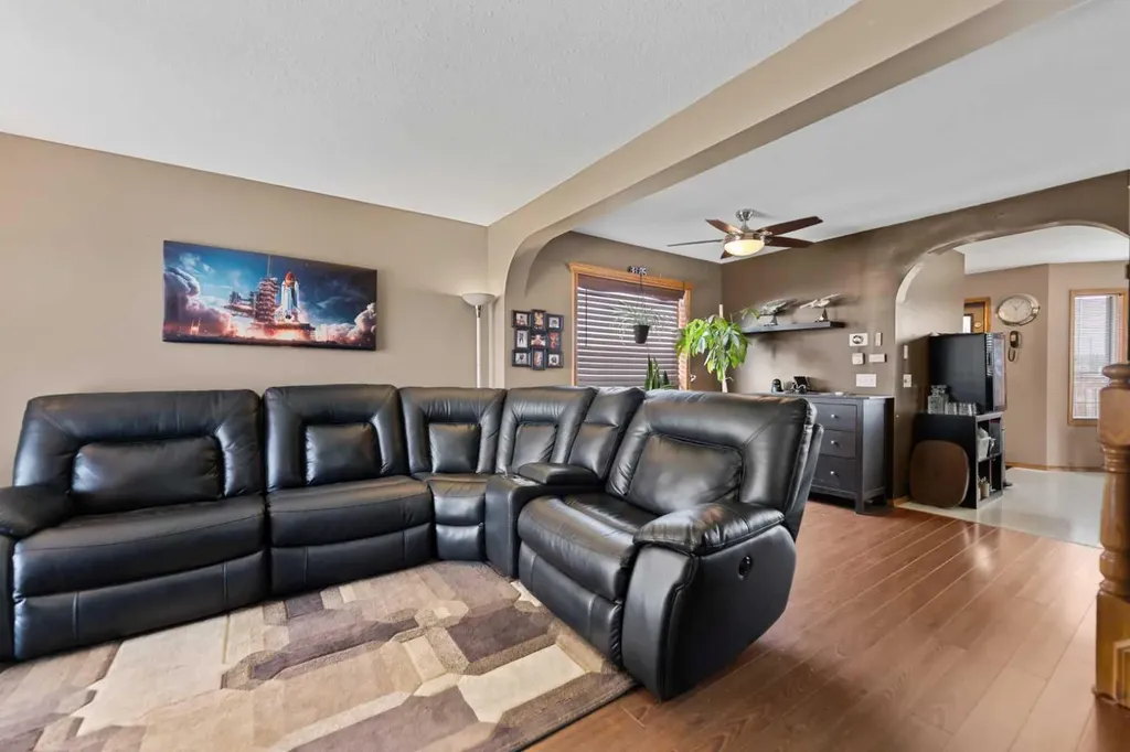 48 Sunridge Crescent NW Airdrie AB T4B 2G5