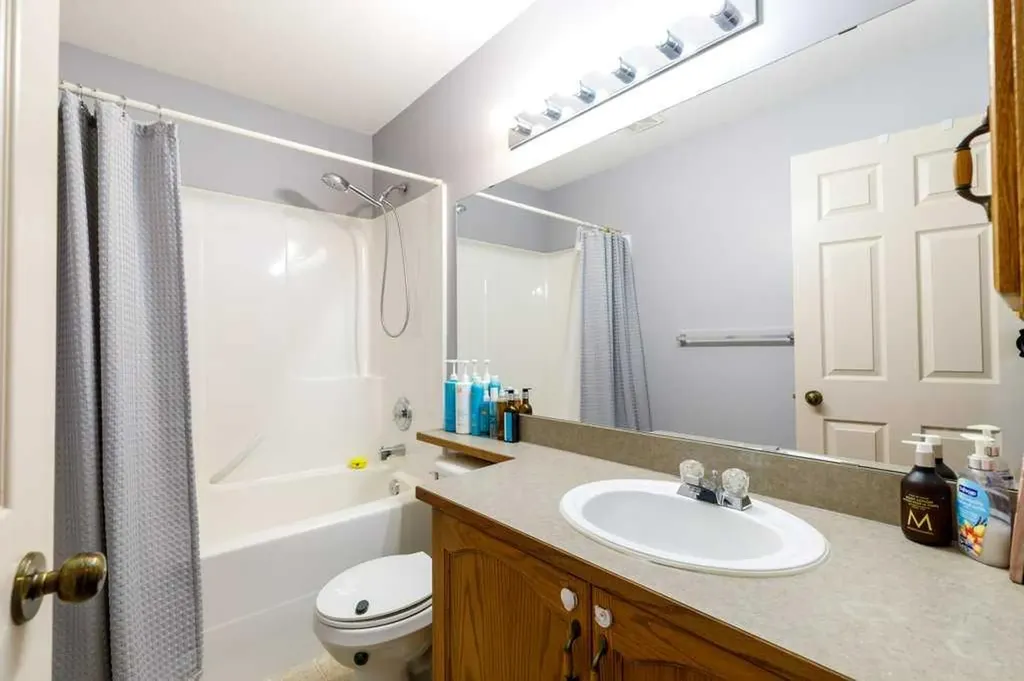 46 James Street Red Deer AB T4P 3W4