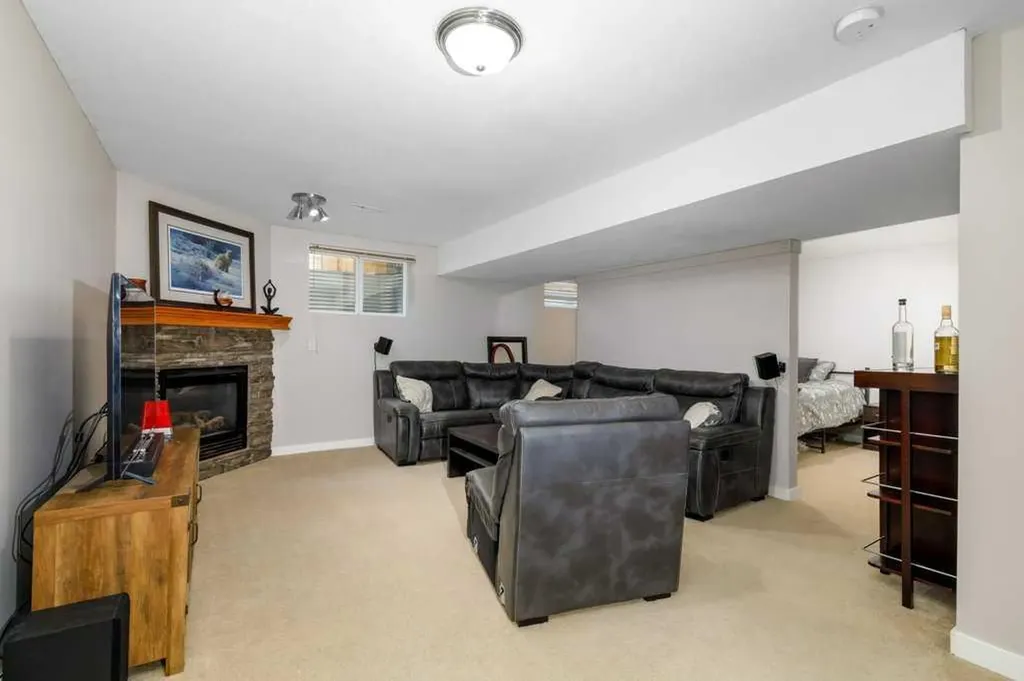 46 James Street Red Deer AB T4P 3W4