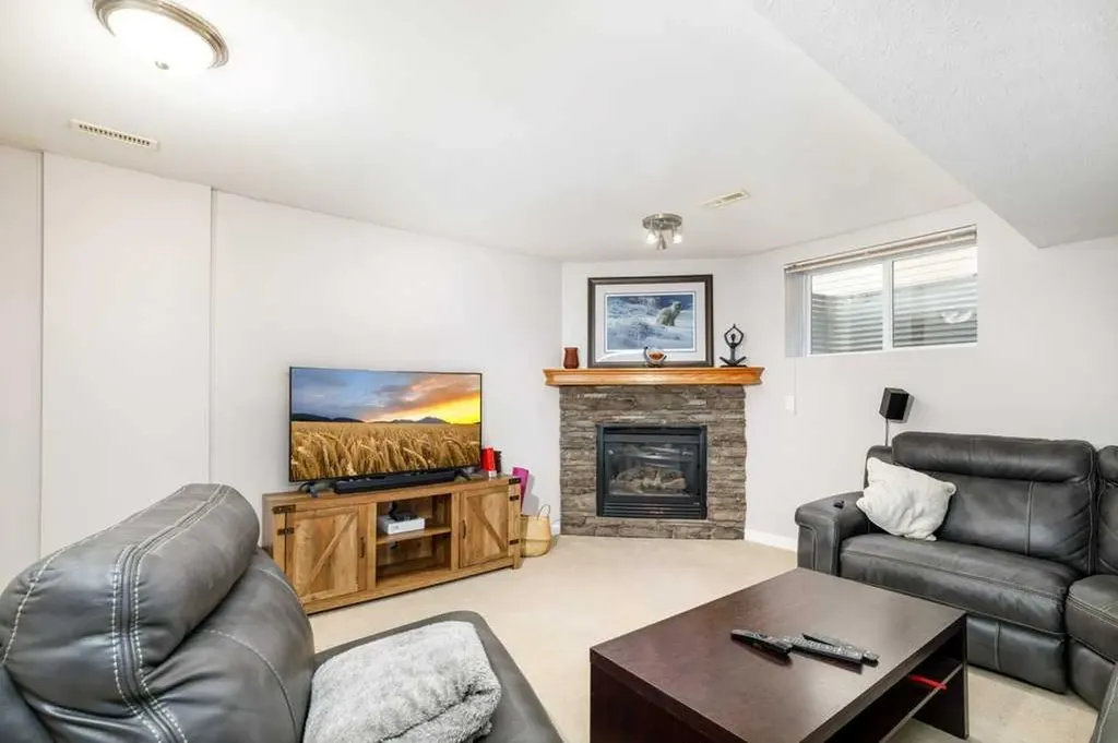 46 James Street Red Deer AB T4P 3W4