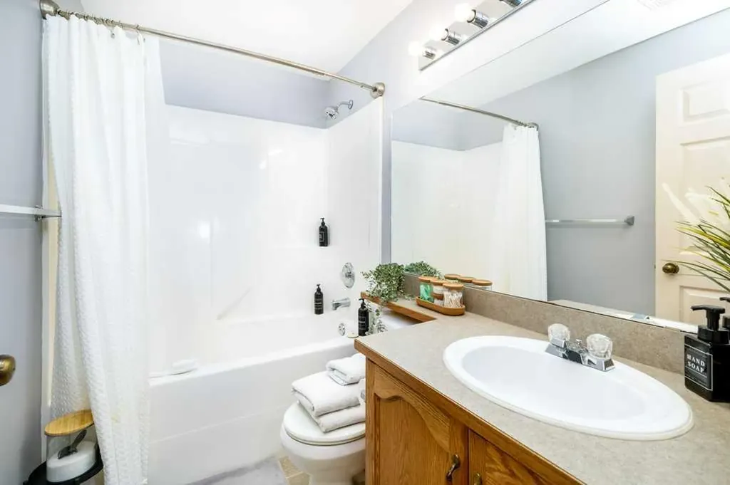 46 James Street Red Deer AB T4P 3W4