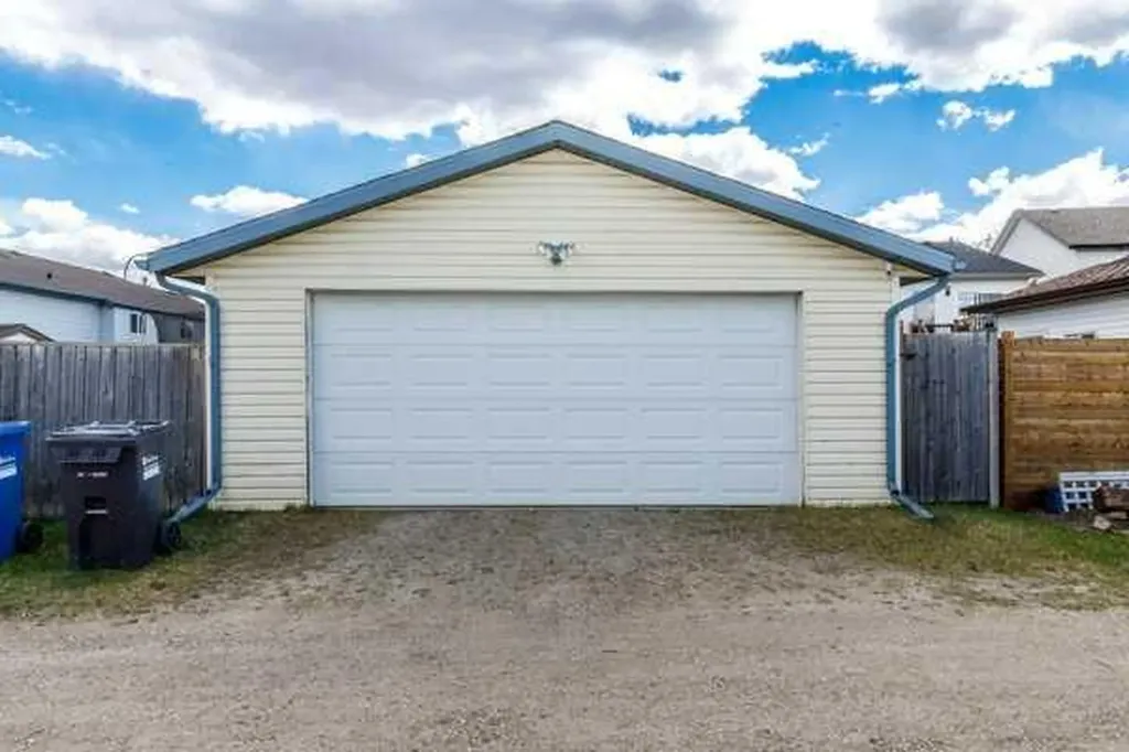46 James Street Red Deer AB T4P 3W4