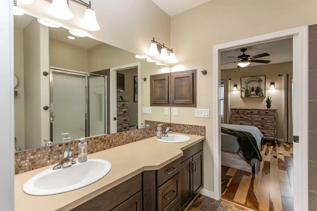 42 Vista Close Red Deer AB T4R 0N8