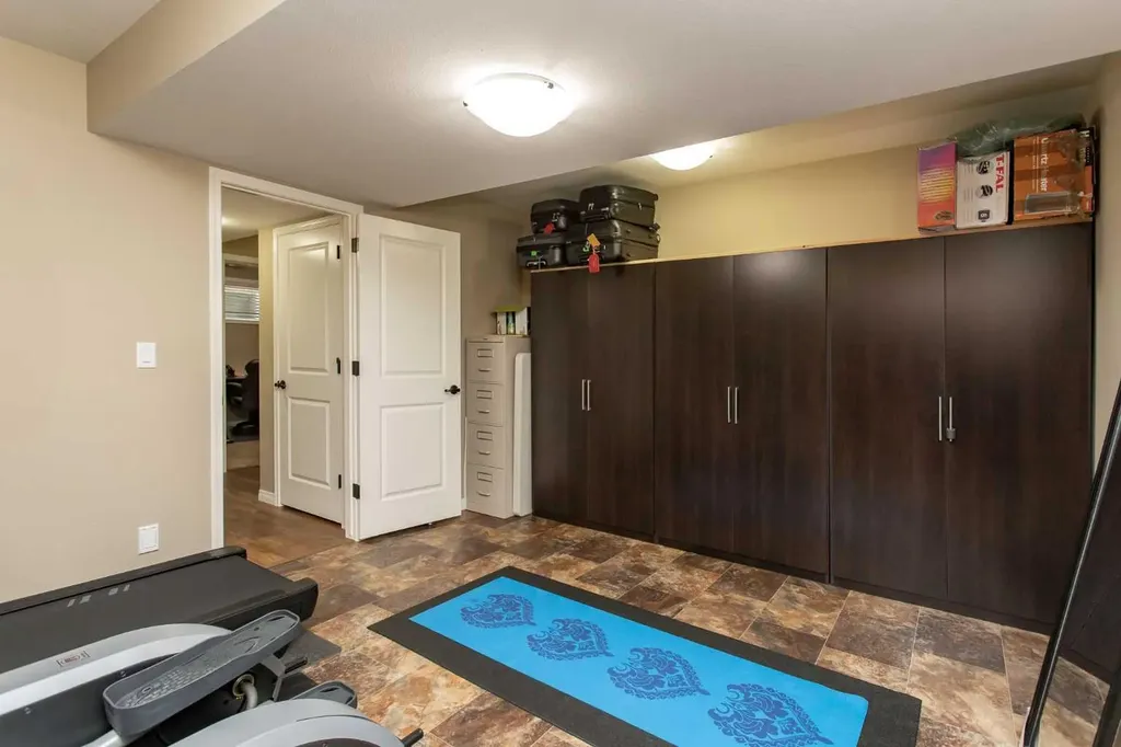 42 Vista Close Red Deer AB T4R 0N8