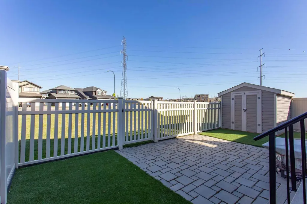 42 Vista Close Red Deer AB T4R 0N8