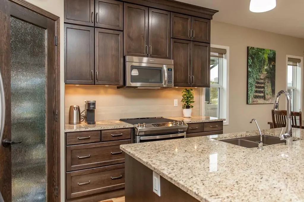 42 Vista Close Red Deer AB T4R 0N8
