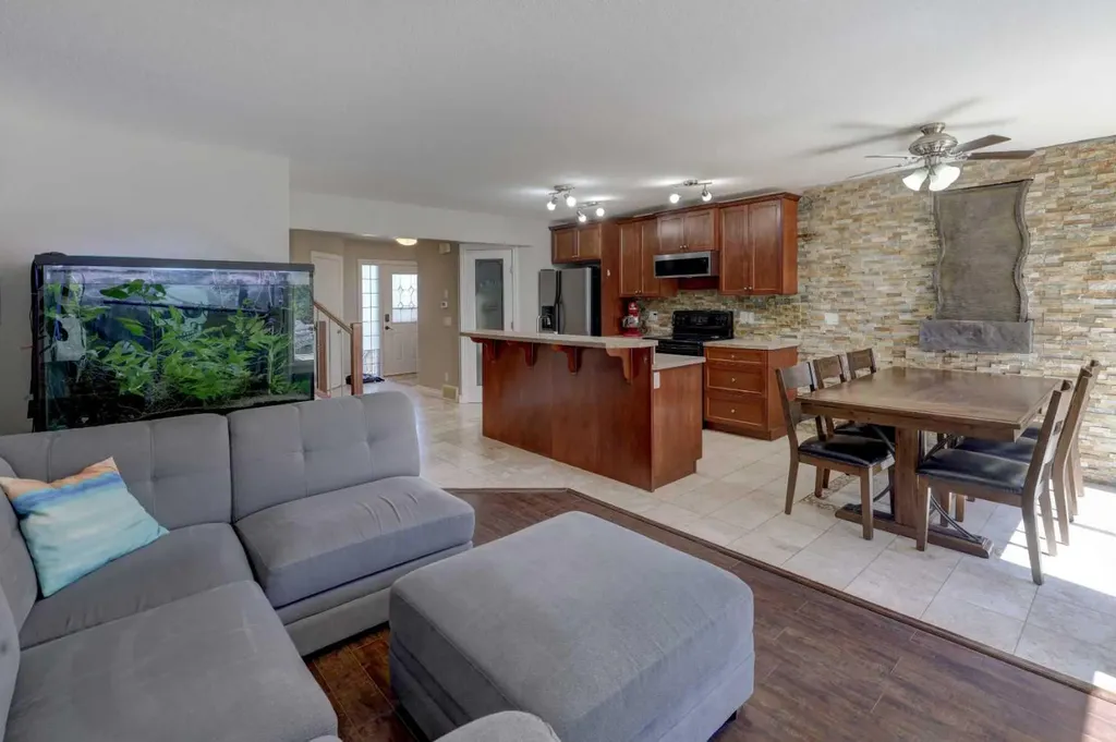 15 Parklane Drive Strathmore AB T1P 1C2