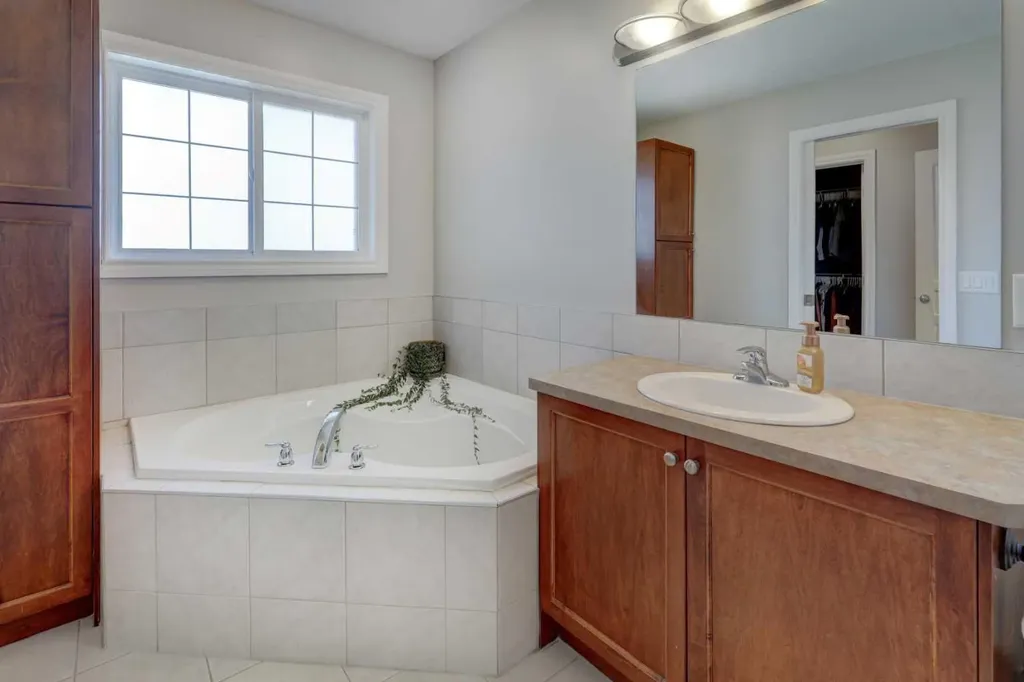 15 Parklane Drive Strathmore AB T1P 1C2