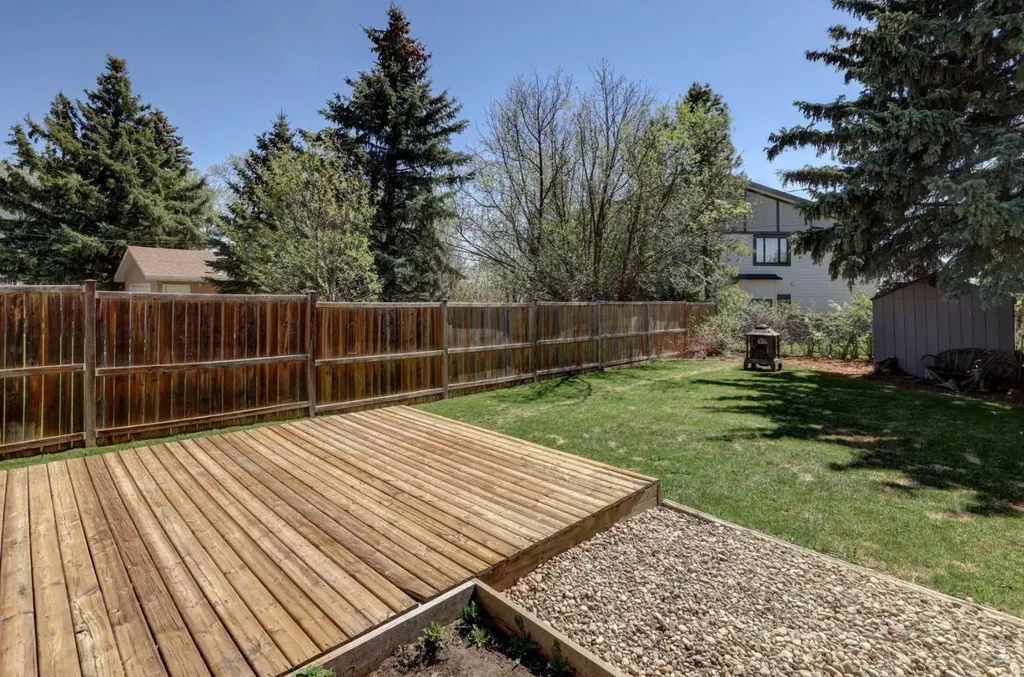 15 Parklane Drive Strathmore AB T1P 1C2