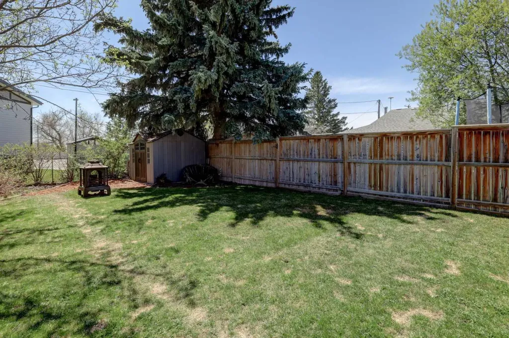 15 Parklane Drive Strathmore AB T1P 1C2