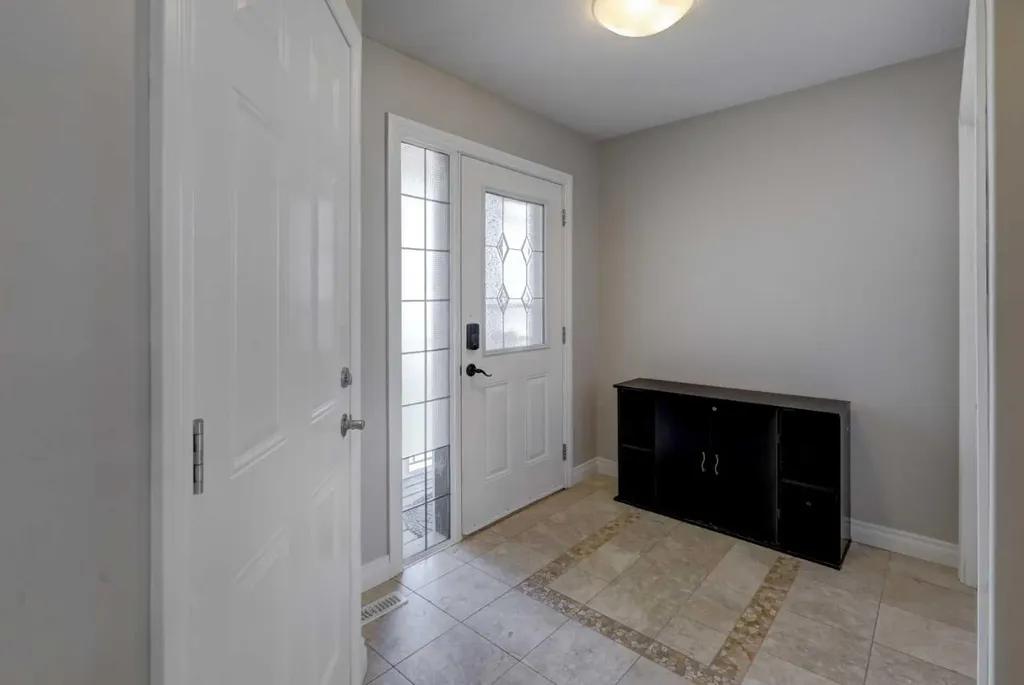 15 Parklane Drive Strathmore AB T1P 1C2