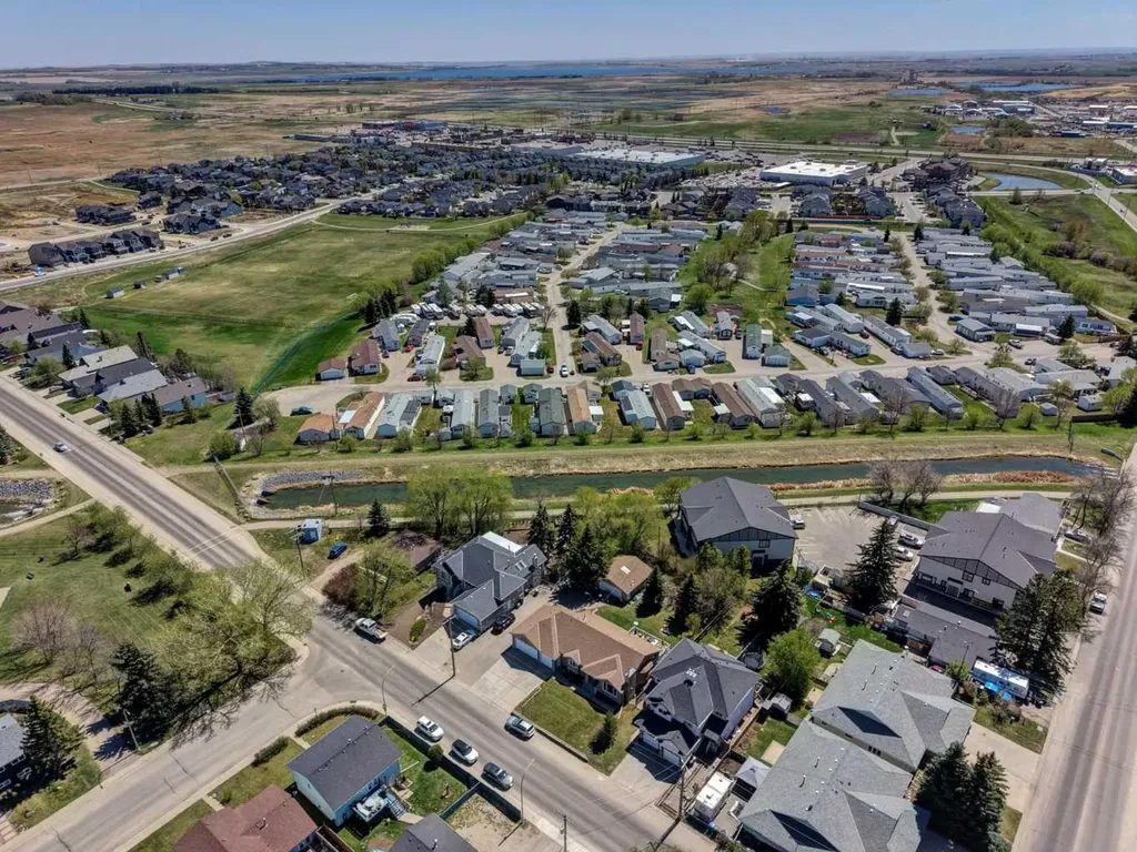 15 Parklane Drive Strathmore AB T1P 1C2