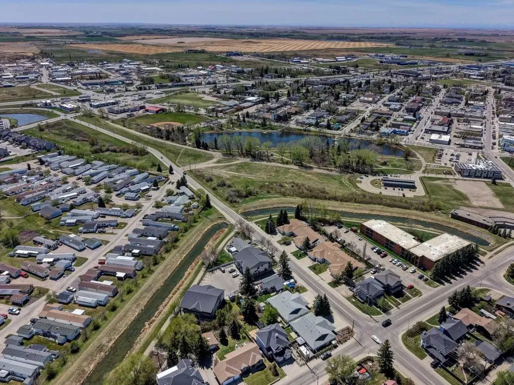 15 Parklane Drive Strathmore AB T1P 1C2