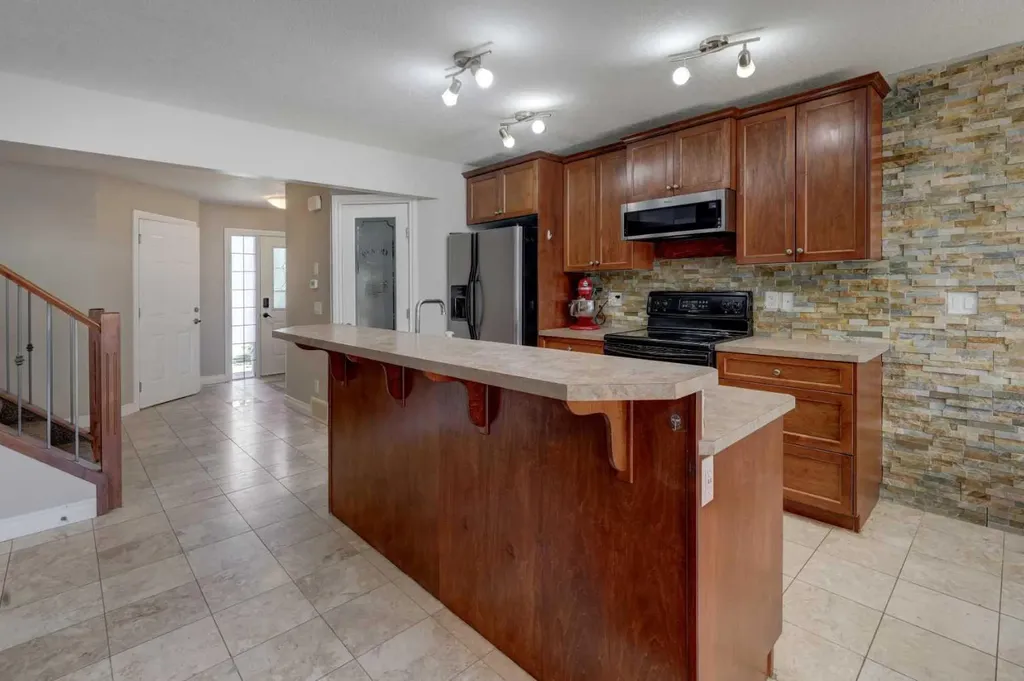 15 Parklane Drive Strathmore AB T1P 1C2