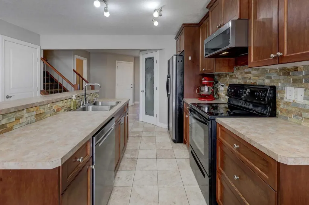 15 Parklane Drive Strathmore AB T1P 1C2