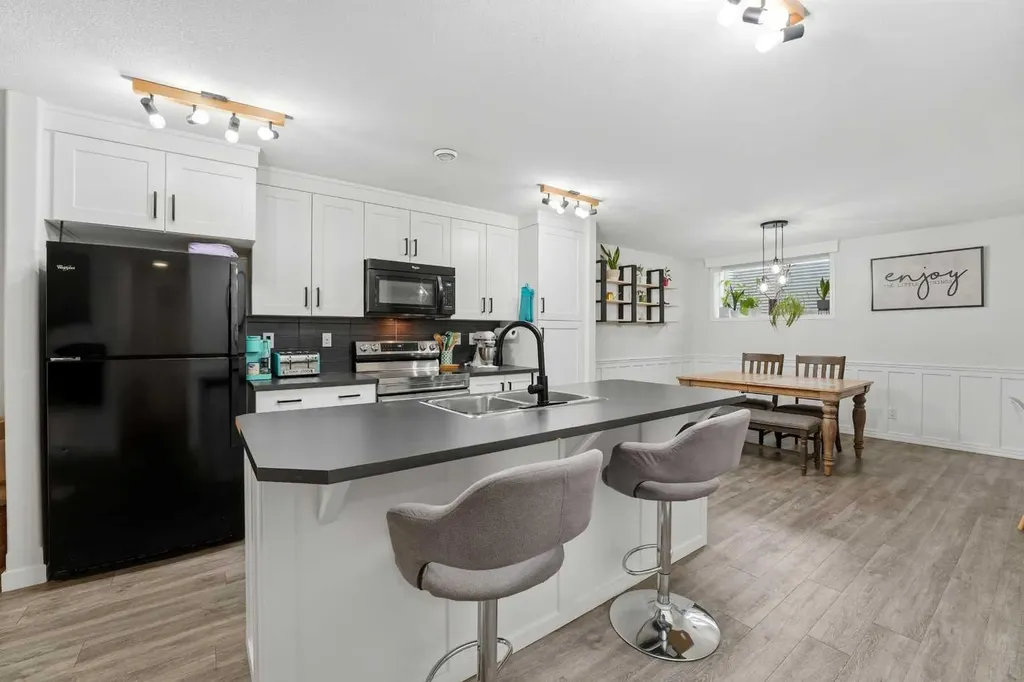 339 Viscount Drive Red Deer AB T4R 0S2