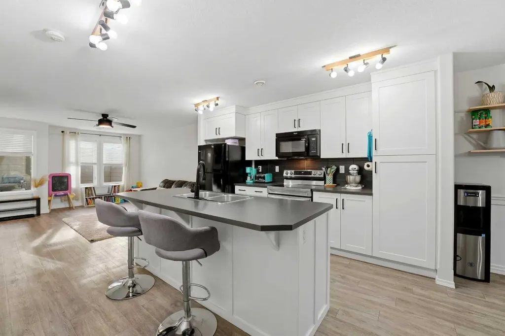 339 Viscount Drive Red Deer AB T4R 0S2