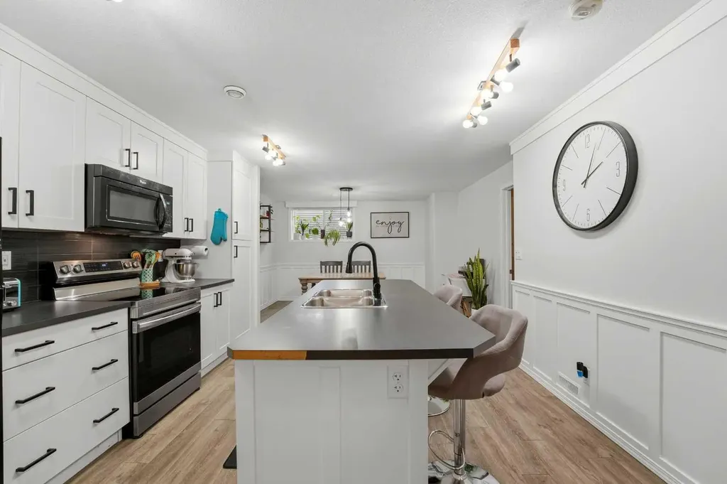 339 Viscount Drive Red Deer AB T4R 0S2